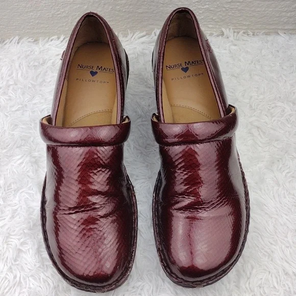 Nurse Mates Pillow Top Halle Burgundy Snakeskin Leather Round Toe Clog Shoes - Picture 3 of 16